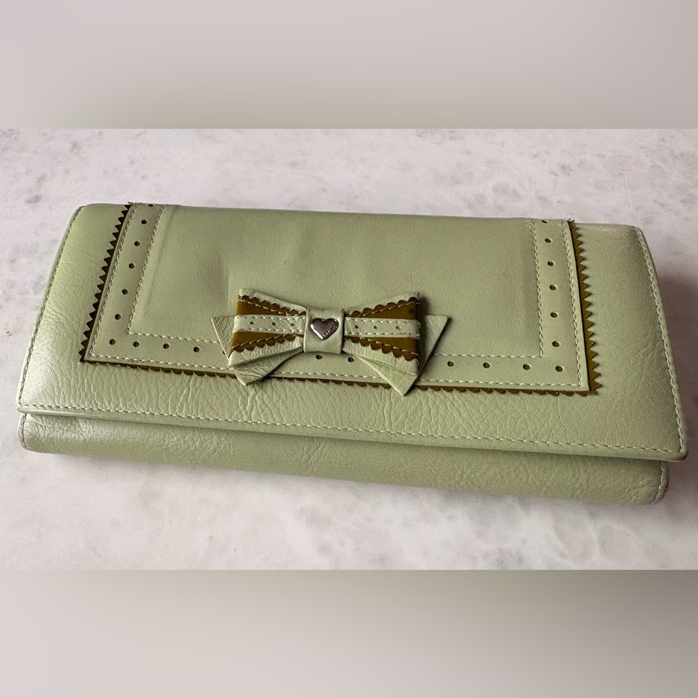 Lovcat Paris green leather wallet